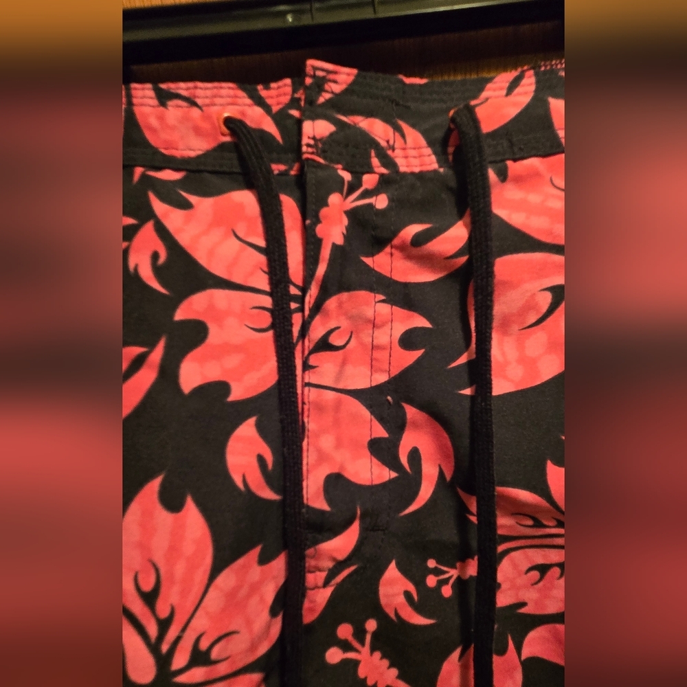 Catalina Black & Pink Floral Swimsuit Surf Board Shorts Ladies SzS4-6 - Picture 4 of 6